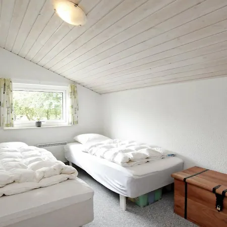Five-bedroom Holiday In Blavand 29 * Ho