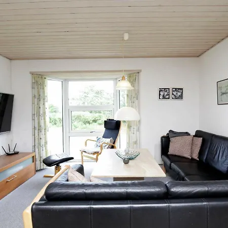 Five-bedroom Holiday In Blavand 29