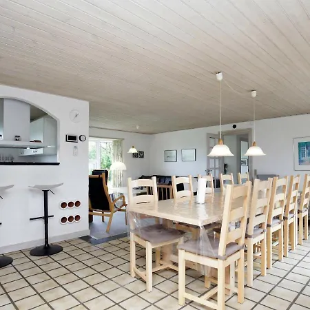 Five-bedroom Holiday In Blavand 29 בית נופש Ho