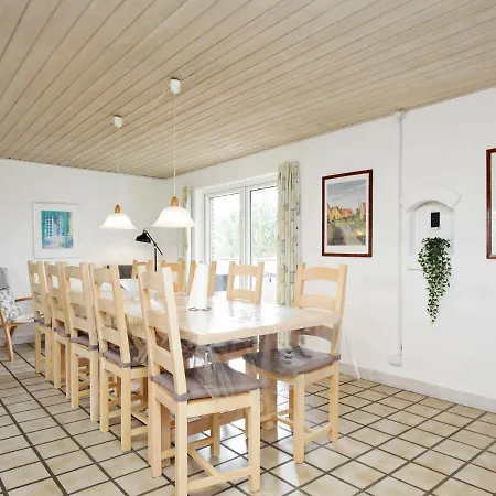 Five-bedroom Holiday In Blavand 29